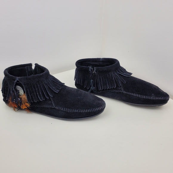 Minnetonka Shoes - Minnetonka moccasin size 11 black